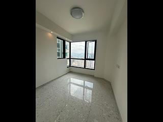 Mid Levels West - 80 Robinson Road 08