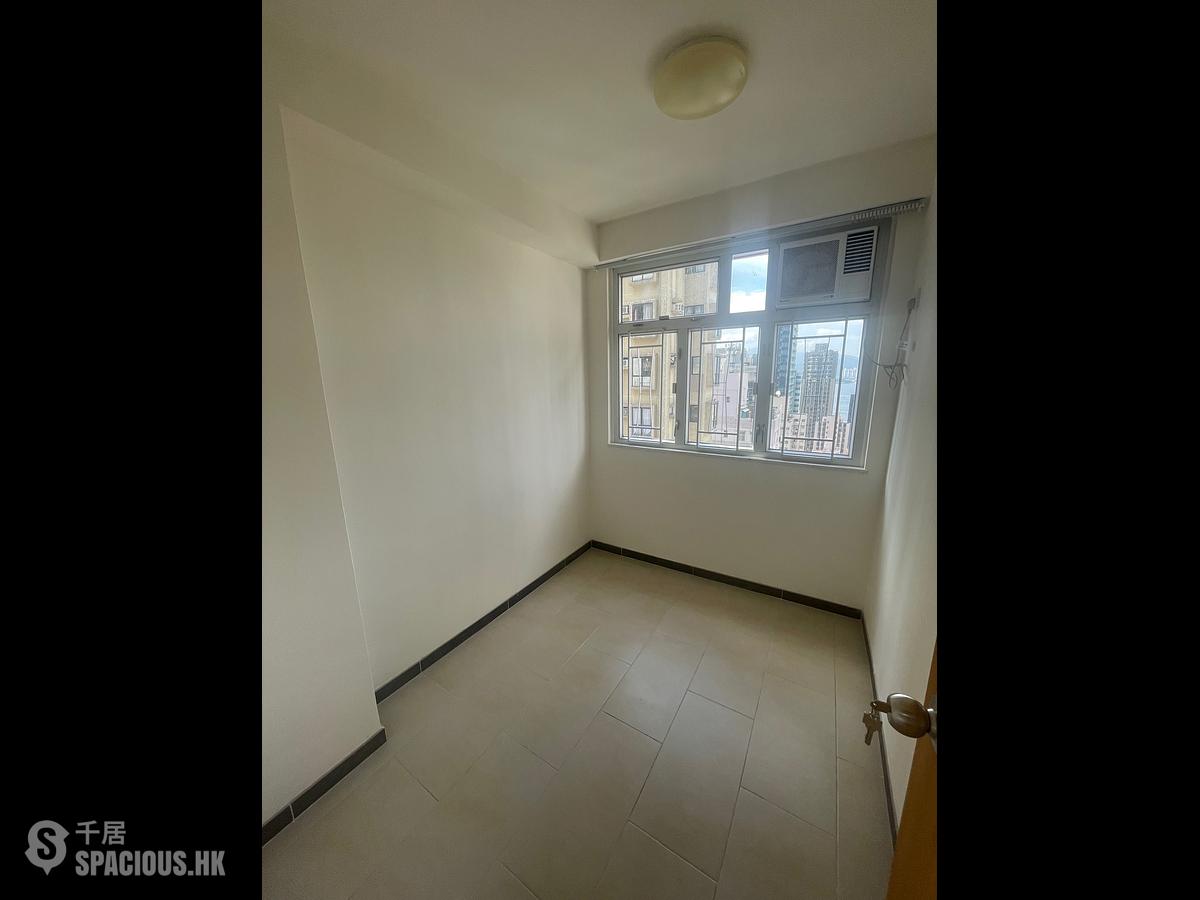 Sai Ying Pun - Fook Moon Building 01