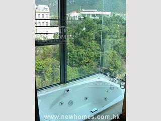 Happy Valley - The Colonnade 03