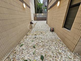 Happy Valley - Broom Garden 06