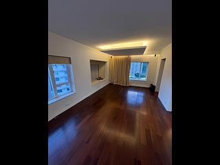Mid Levels Central - Flourish Court 02