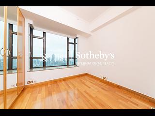 Mid Levels Central - Fairlane Tower 09