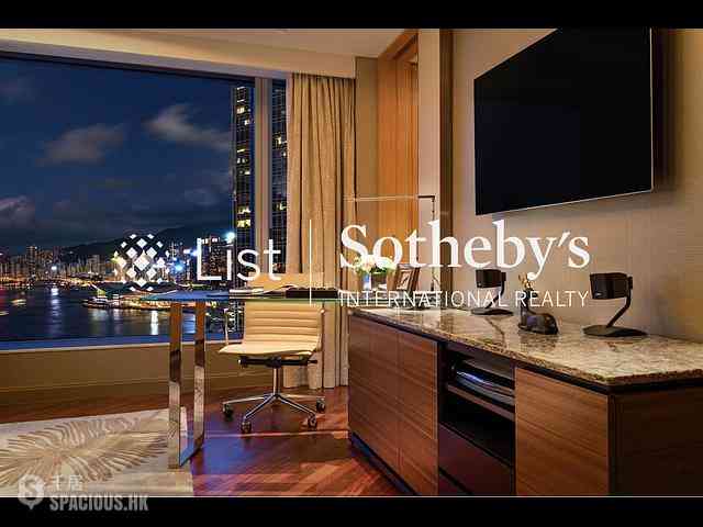 Central - Four Seasons Place 01