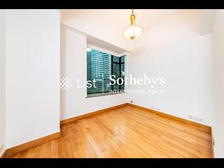 Mid Levels Central - Fairlane Tower 12