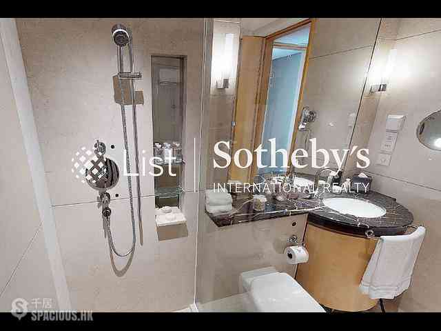 Central - Four Seasons Place 05
