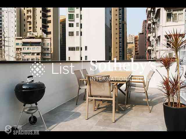Central - 52, Gage Street 01