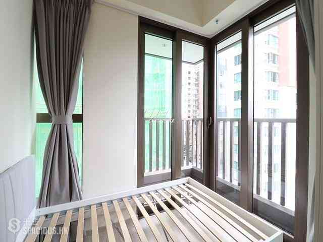 Mid Levels Central - 10, Mosque Street 03