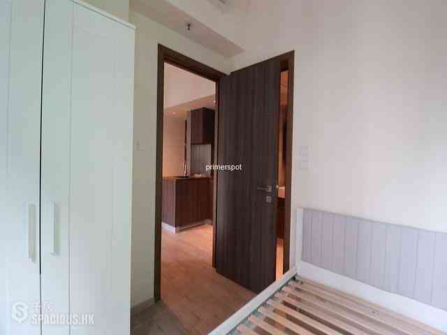 Mid Levels Central - 10, Mosque Street 04