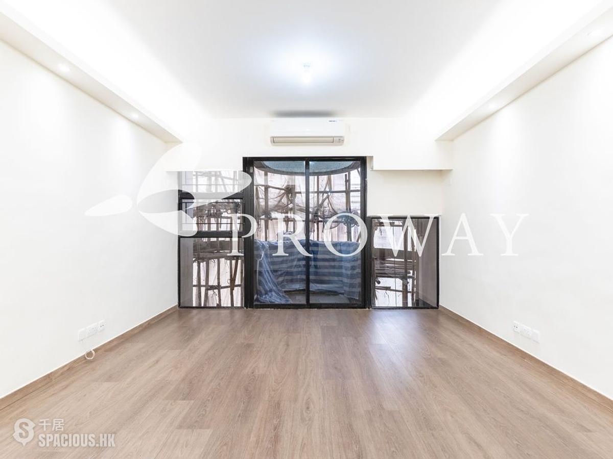 Mid Levels Central - Elegant Terrace 01