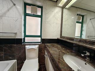 Mid Levels Central - Hillsborough Court Block 2 07