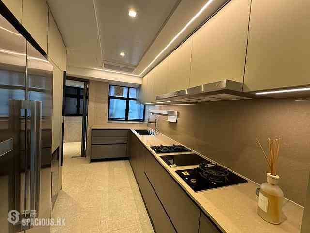 Ap Lei Chau - The Corniche Tower 3 08