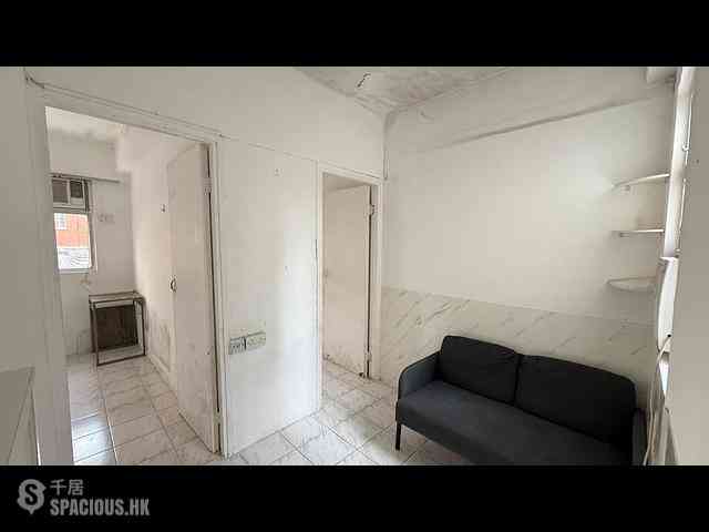 Sai Ying Pun - 105-107, High Street 02