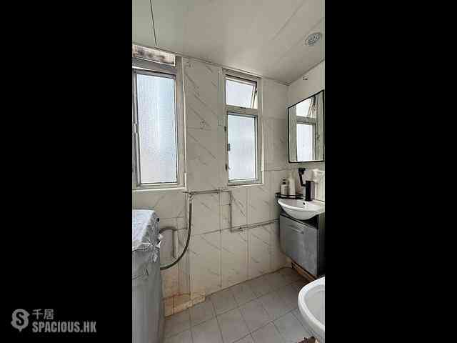 Sai Ying Pun - 105-107, High Street 04