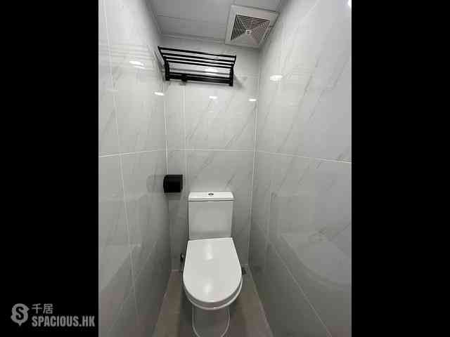 Sai Ying Pun - 248-254, Queen's Road West 04