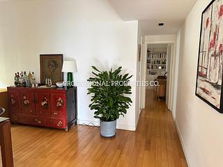 Mid Levels Central - The View Mansion 03