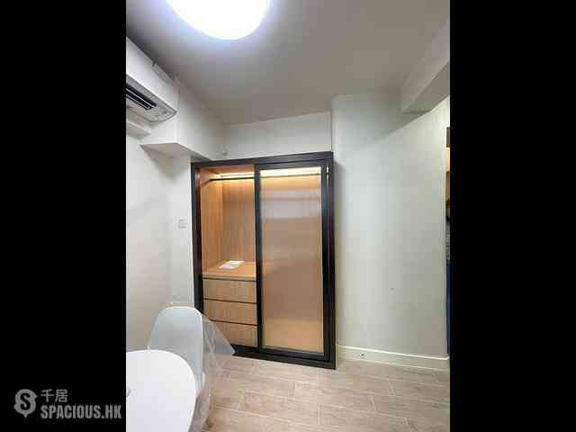 Sheung Wan - 64, Bonham Strand 01