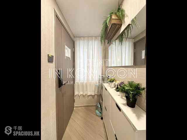Mong Kok - Lee Kwan Building 09