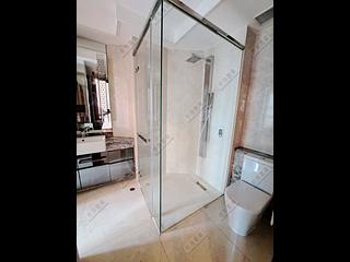 Wan Chai - The Avenue Phase 2 Block 3 03