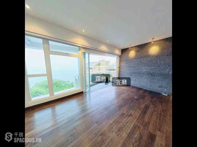 Pok Fu Lam - Villas Sorrento 01