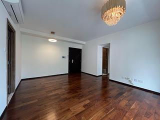 Soho - Centrestage 02