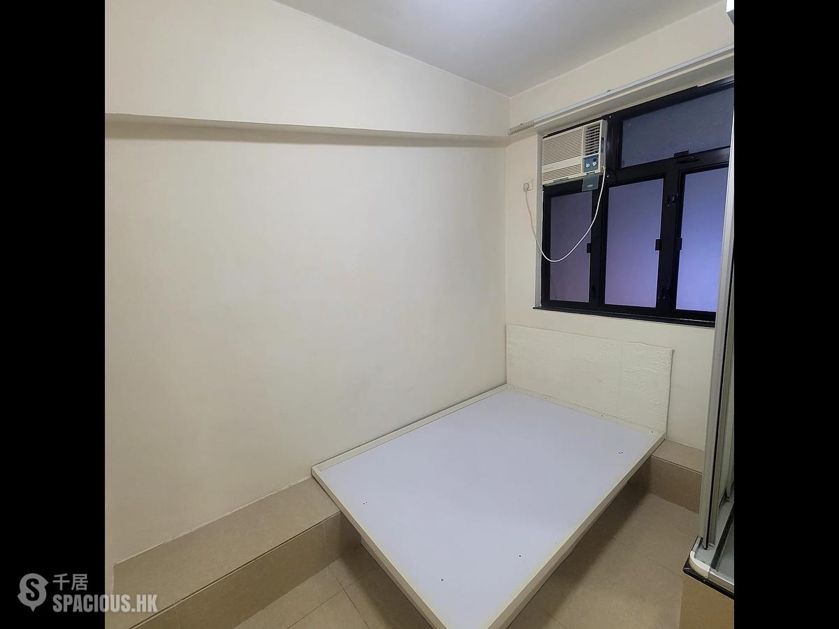 Mong Kok - Lee Kwan Building 01