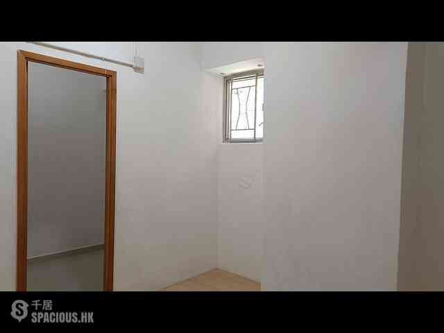 Sham Shui Po - Un On Building 02