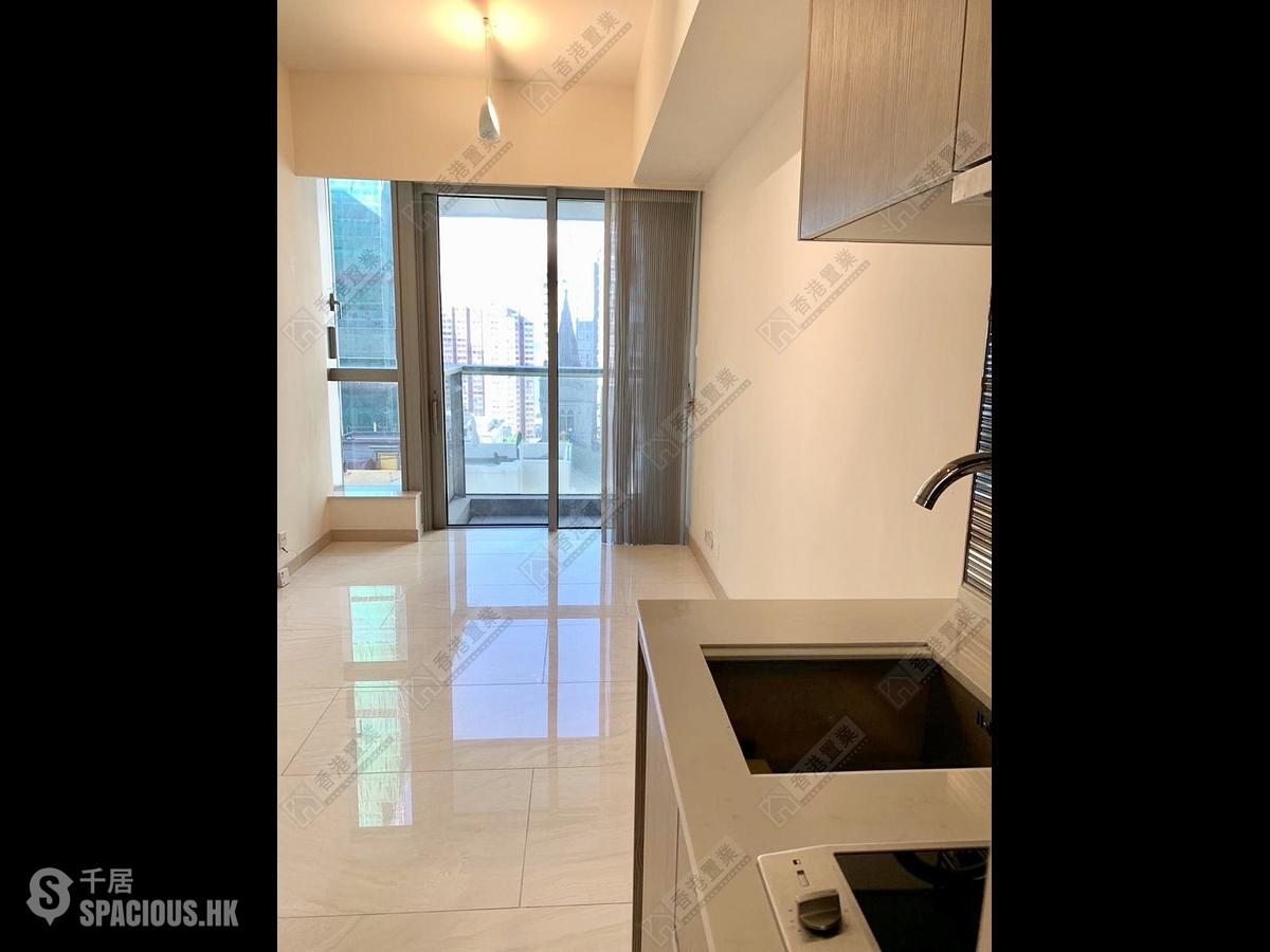 Sai Ying Pun - King's Hill 01
