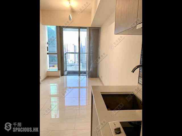 Sai Ying Pun - King's Hill 01