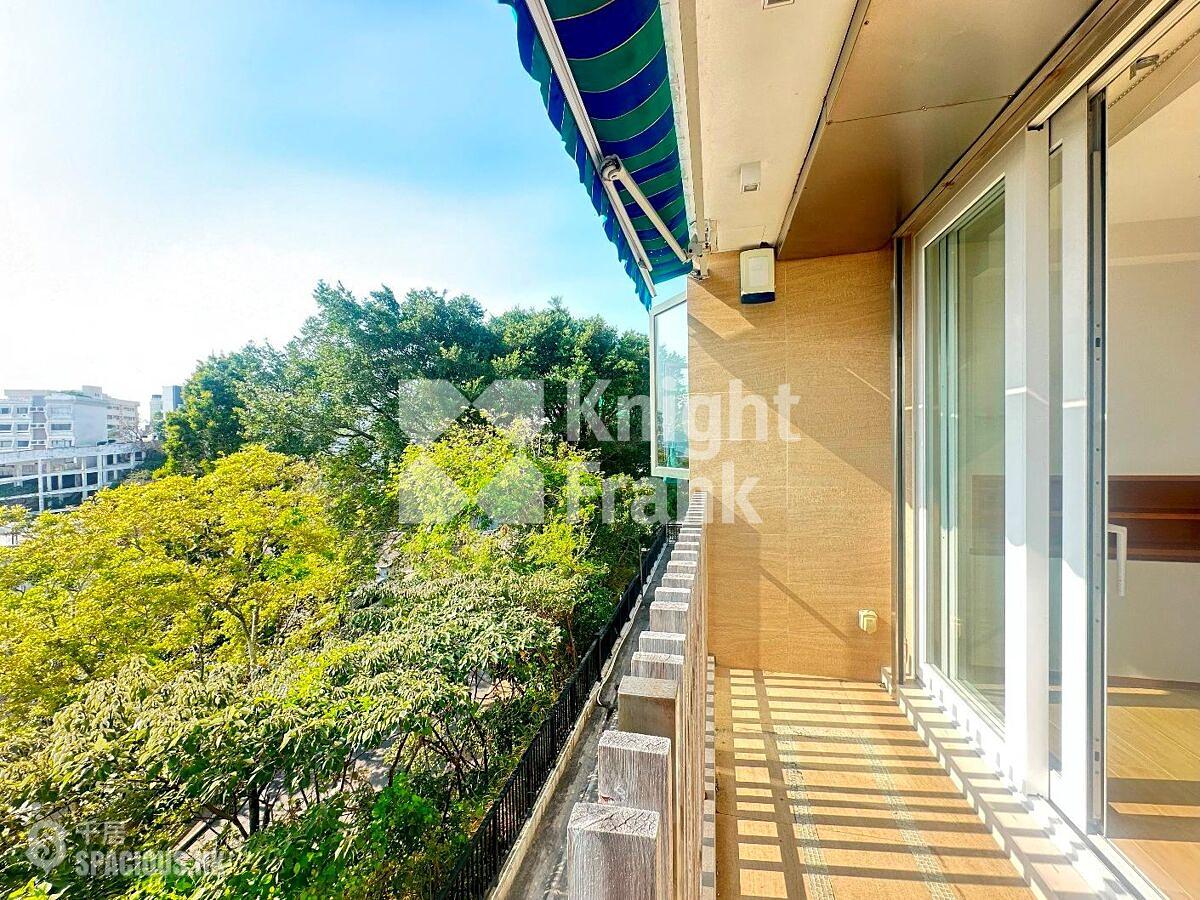 Chung Hom Kok - Hillgrove 01