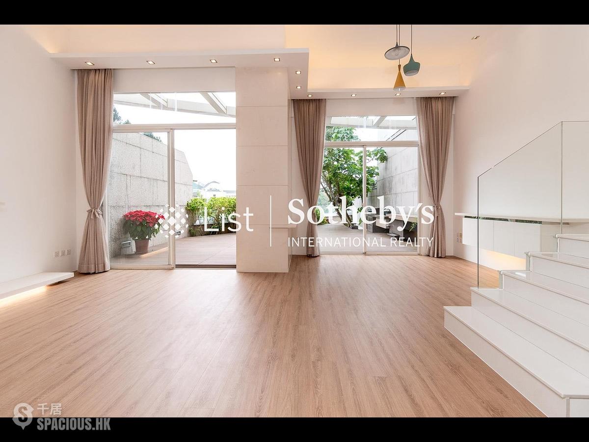 Chung Hom Kok - 33, Cape Road 01