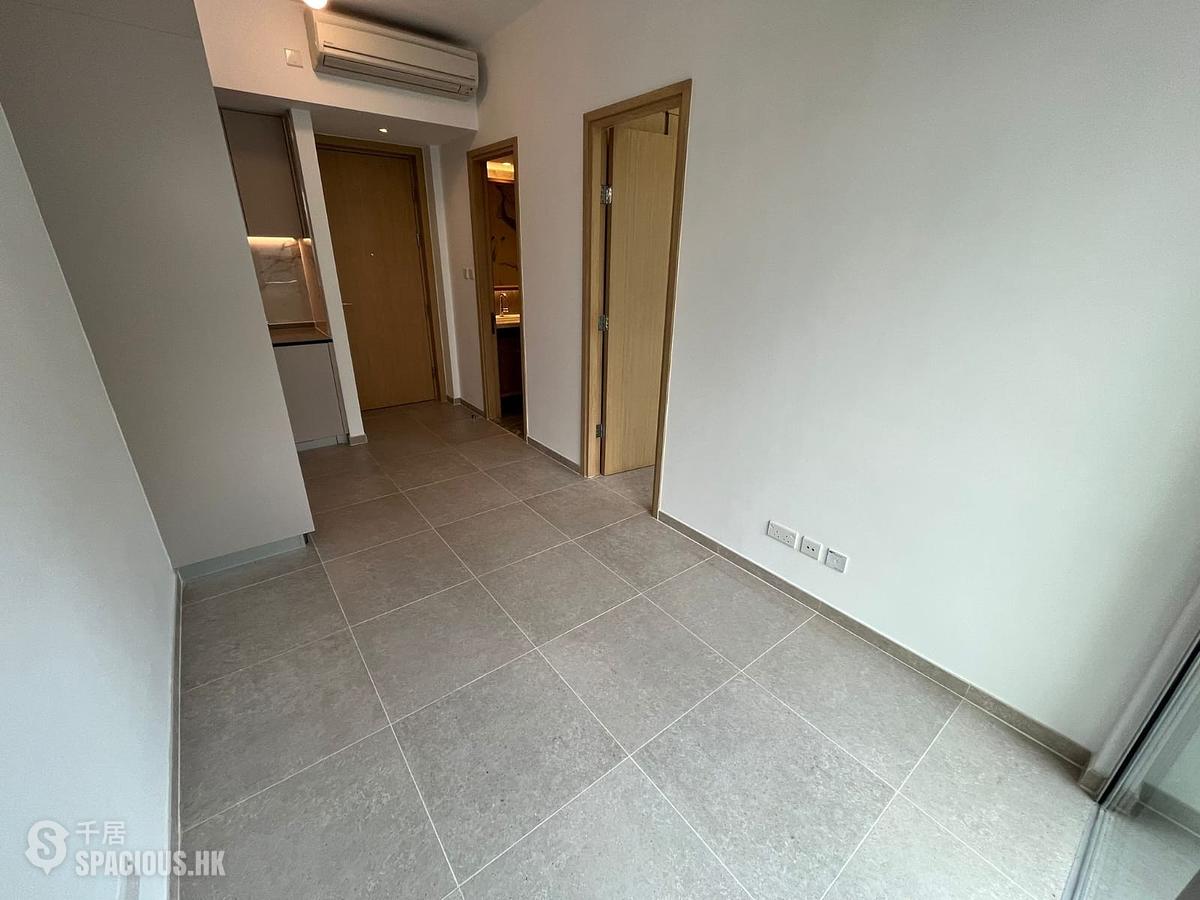 Sai Ying Pun - No.8 Hing Hon Road (Resiglow-Bonham) 01