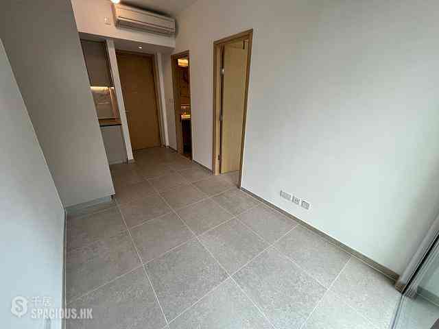 Sai Ying Pun - No.8 Hing Hon Road (Resiglow-Bonham) 01