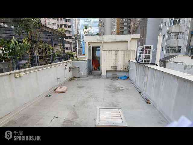 Central - 14, Gage Street 02