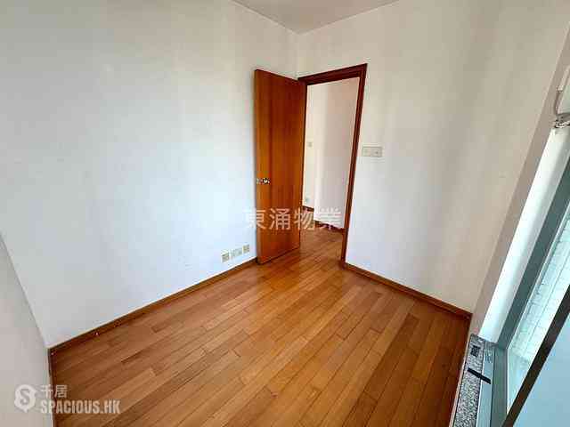 Tung Chung - Seaview Crescent Block 3 07