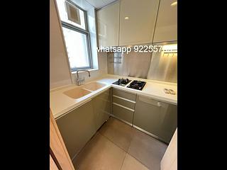 Sai Ying Pun - Island Crest 05