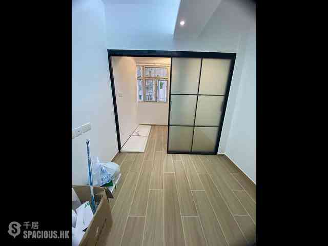 Mid Levels West - Sung Ling Mansion 01