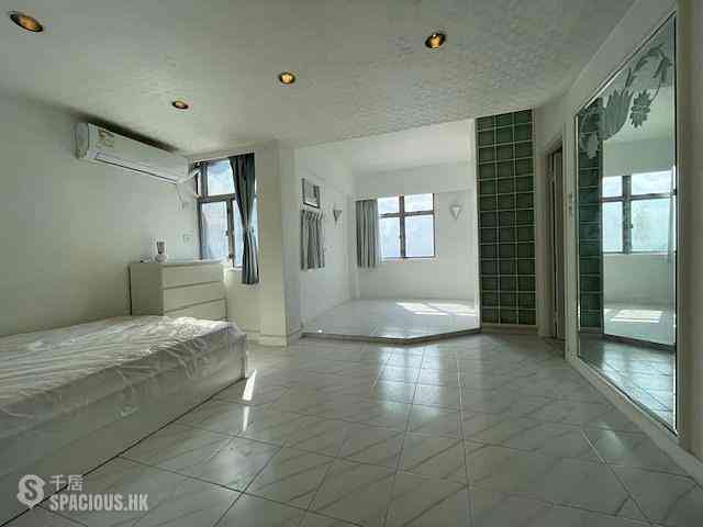 Shek Tong Tsui - Chester Court 01