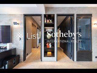 Mid Levels Central - Merry Court 09