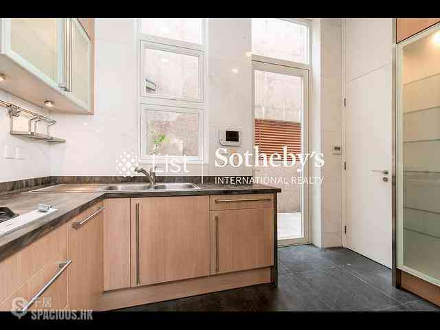 Chung Hom Kok - 33, Cape Road 10