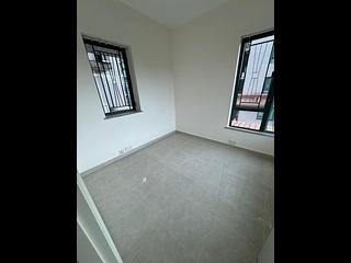 Tseung Kwan O - The Metro City Phase 2 Block 8 05