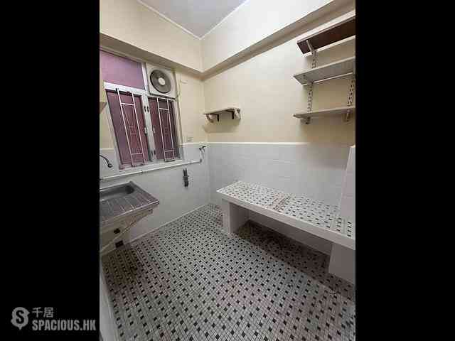 Kennedy Town - Mau Wah Mansion 05