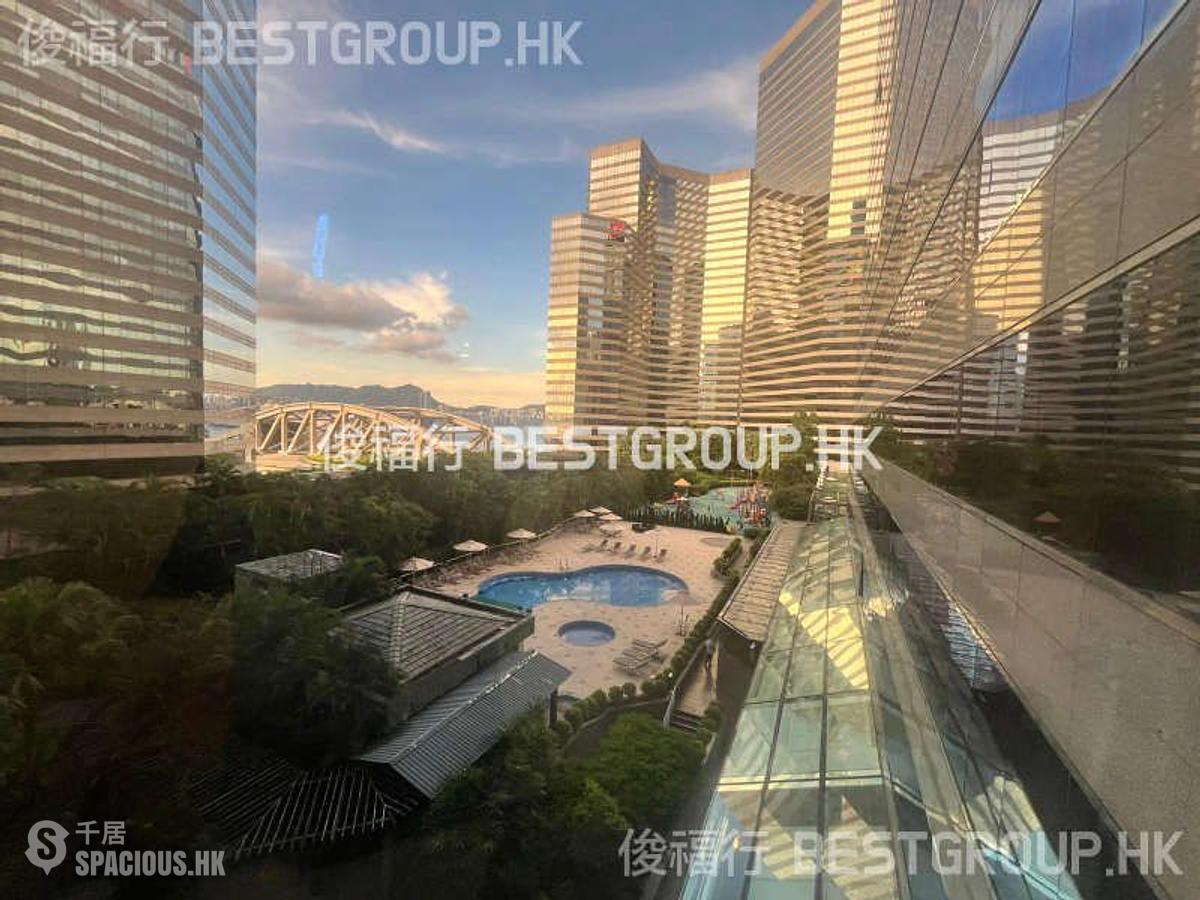 Wan Chai - Convention Plaza Apartments 01