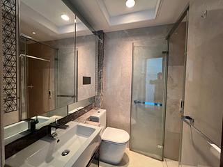 Wan Chai - The Avenue Phase 2 Block 3 04