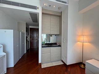 Wan Chai - The Avenue Phase 2 Block 3 08