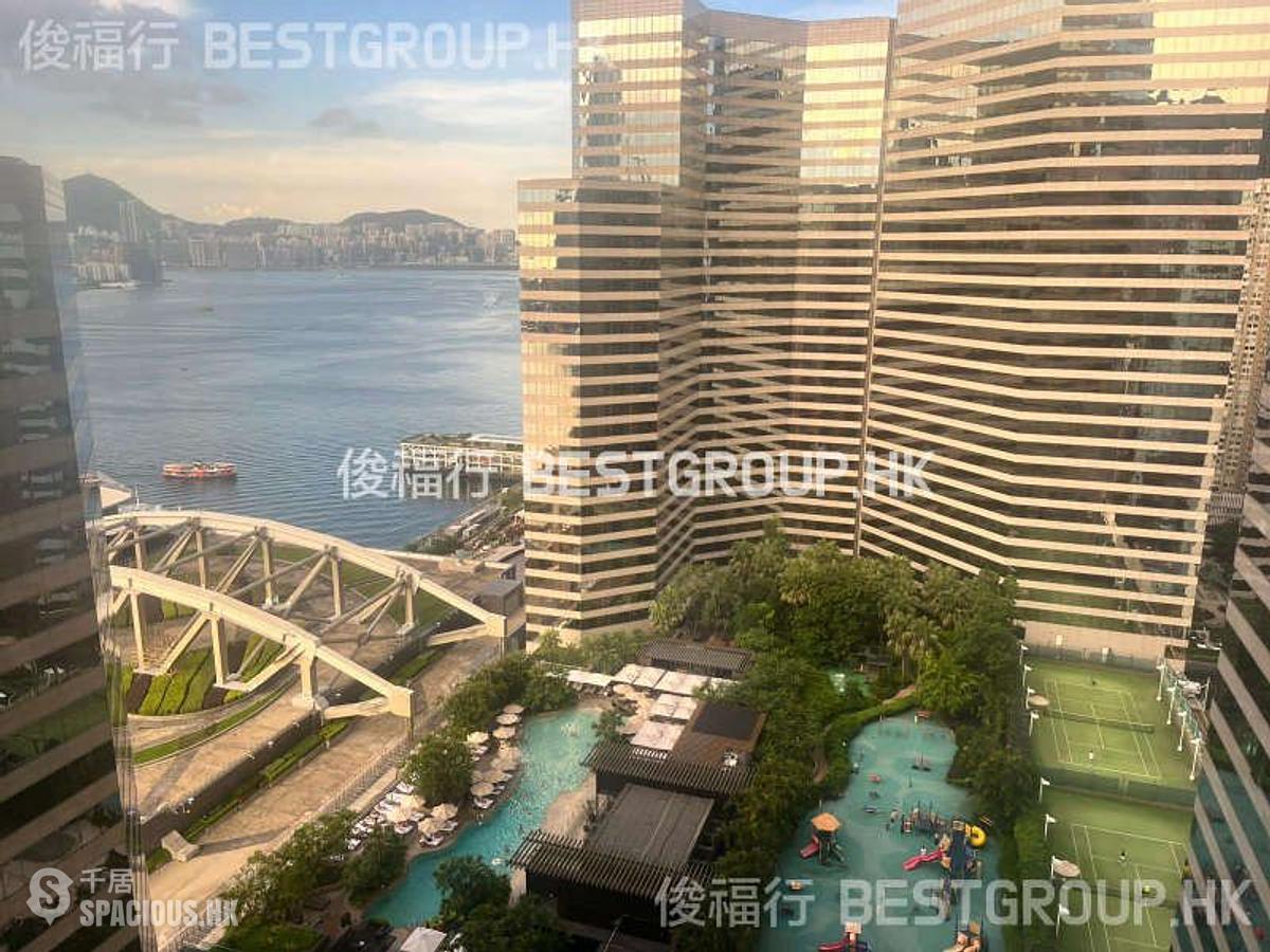 Wan Chai - Convention Plaza Apartments 01