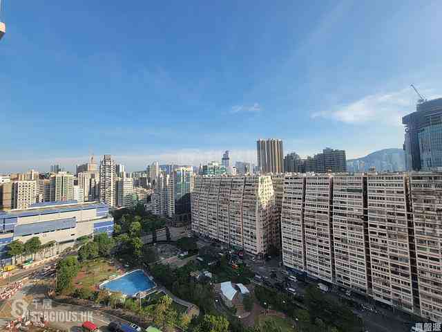 Yau Ma Tei - The Coronation Tower 7 18