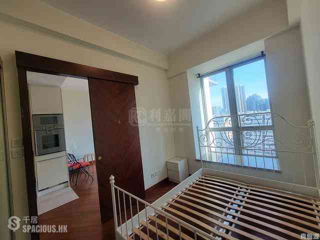 Yau Ma Tei - The Coronation Tower 7 08