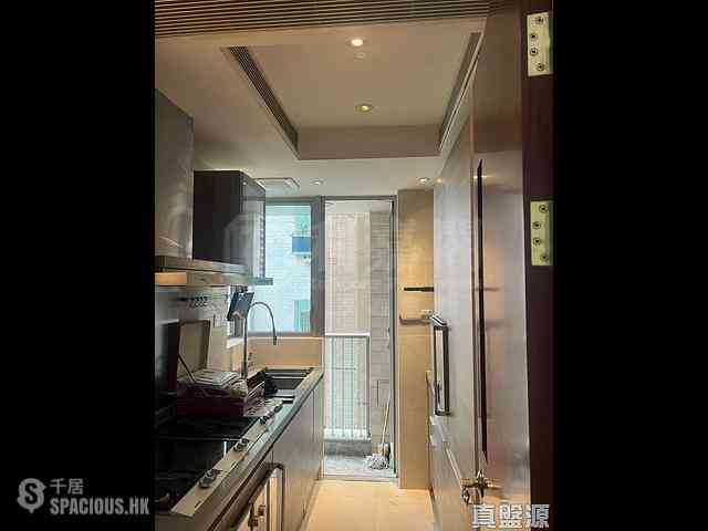 Yau Ma Tei - The Coronation Tower 2 02