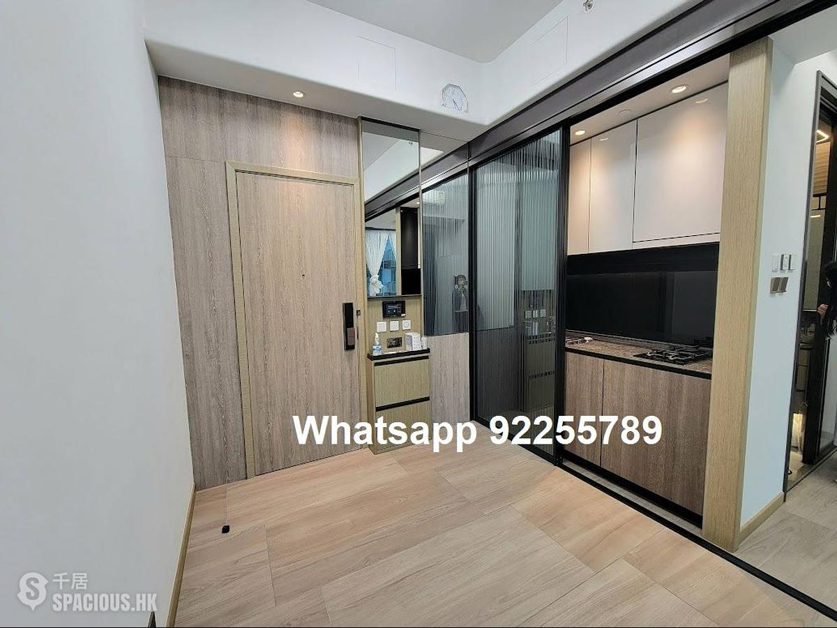Sai Ying Pun - Two・Artlane 01