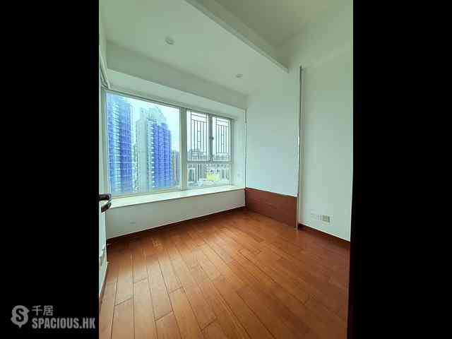 Yuen Long - The Brand 04